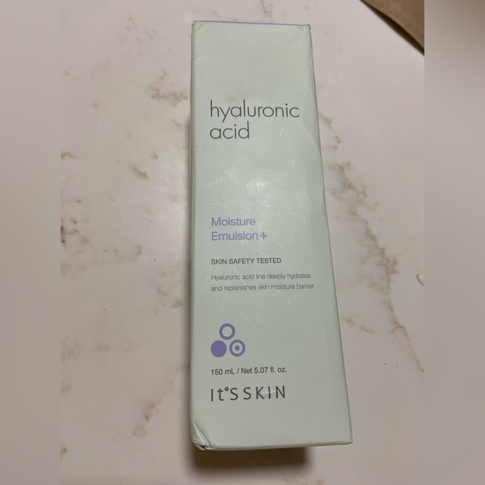 IT’S SKIN HYALURONIC ACID Moisture Emulsion